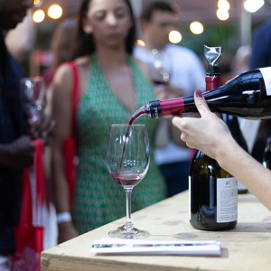 Vinho na Vila 2025 chega com mais de 250 rótulos premiados